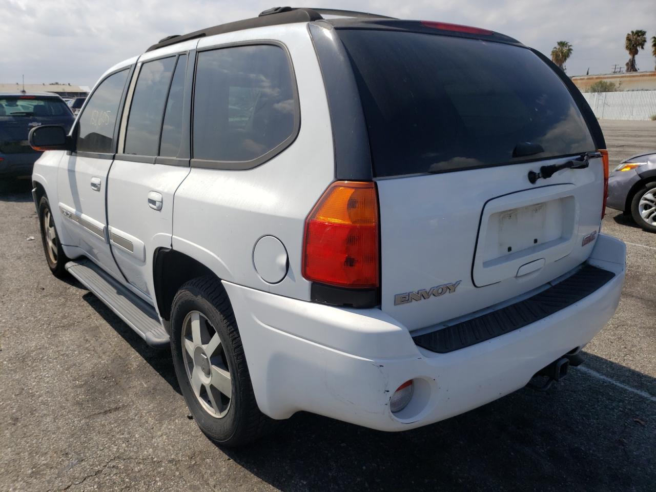 Photo 3 from auction – 2005 GMC ENVOY with VIN 1GKDS13S752231475
