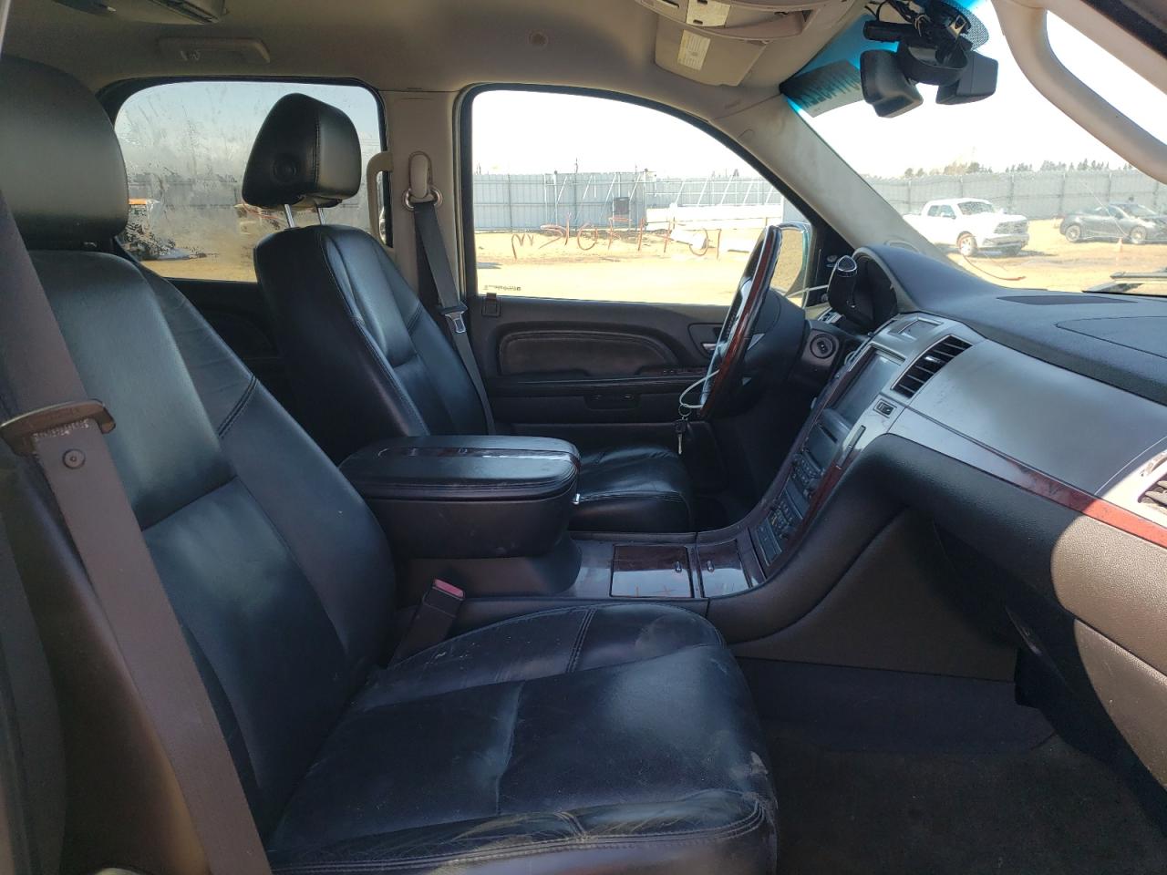 Photo 5 from auction – 2007 CADILLAC ESCALADE L with VIN 1GYFK63847R301217