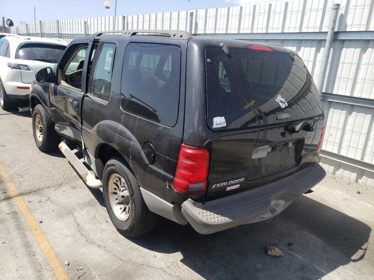 Photo 3 from auction – 2001 FORD EXPLORER S with VIN 1FMCU60E81UB30369