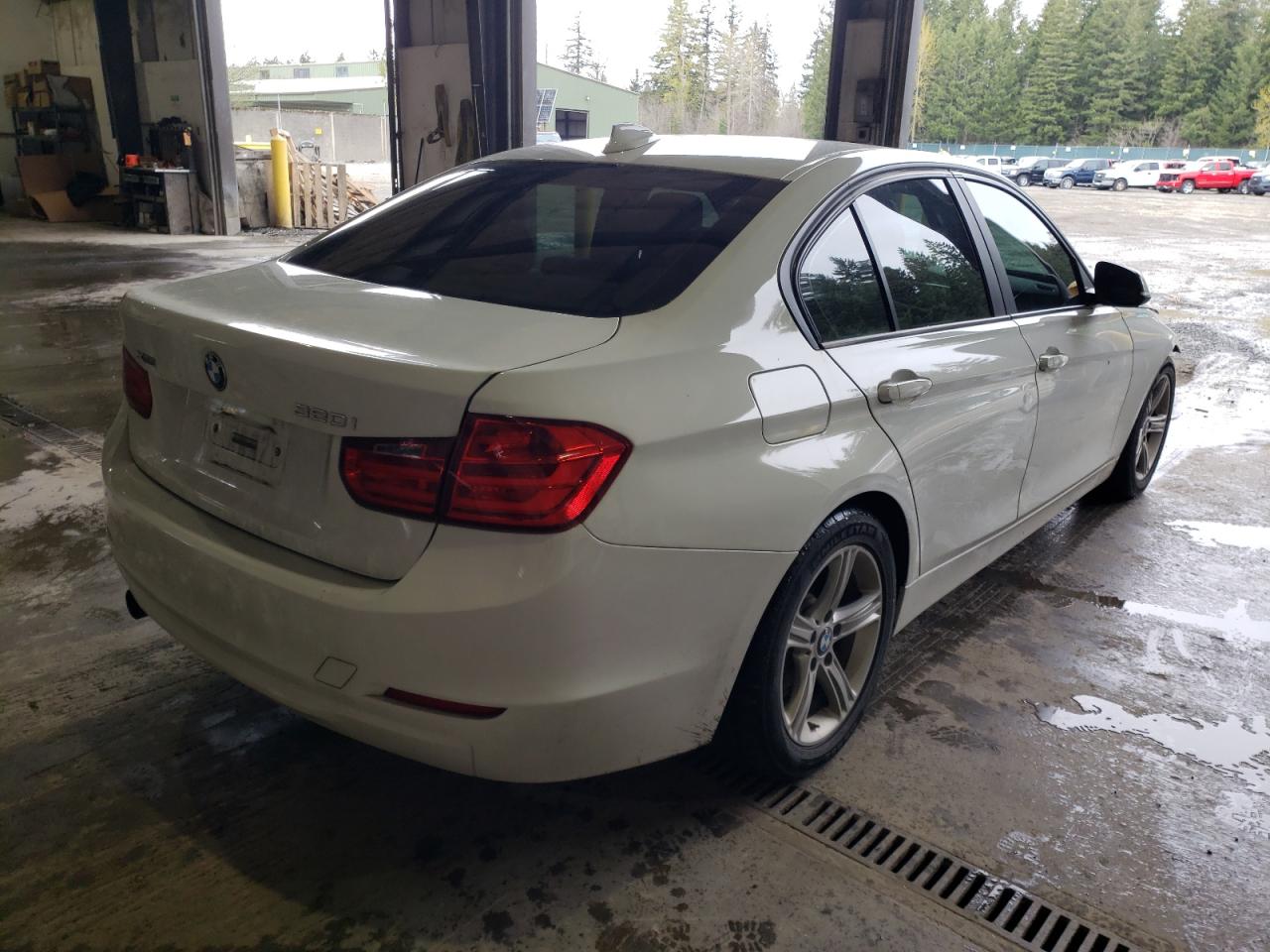 Photo 4 from auction – 2014 BMW 320 I XDRI with VIN WBA3C3G5XENS71114
