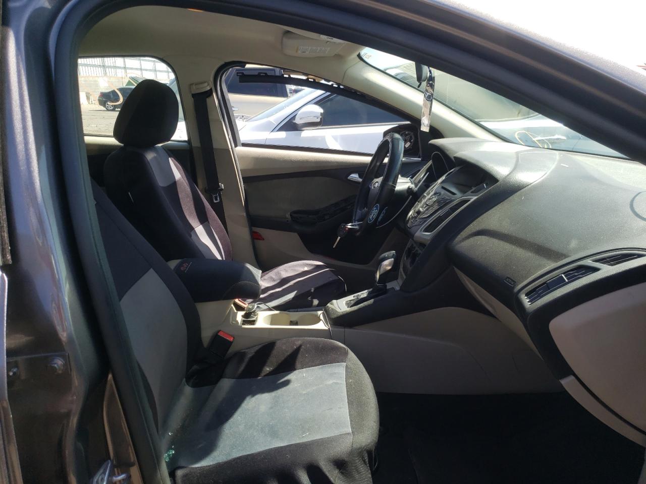 Photo 5 from auction – 2014 FORD FOCUS SE with VIN 1FADP3K27EL349519
