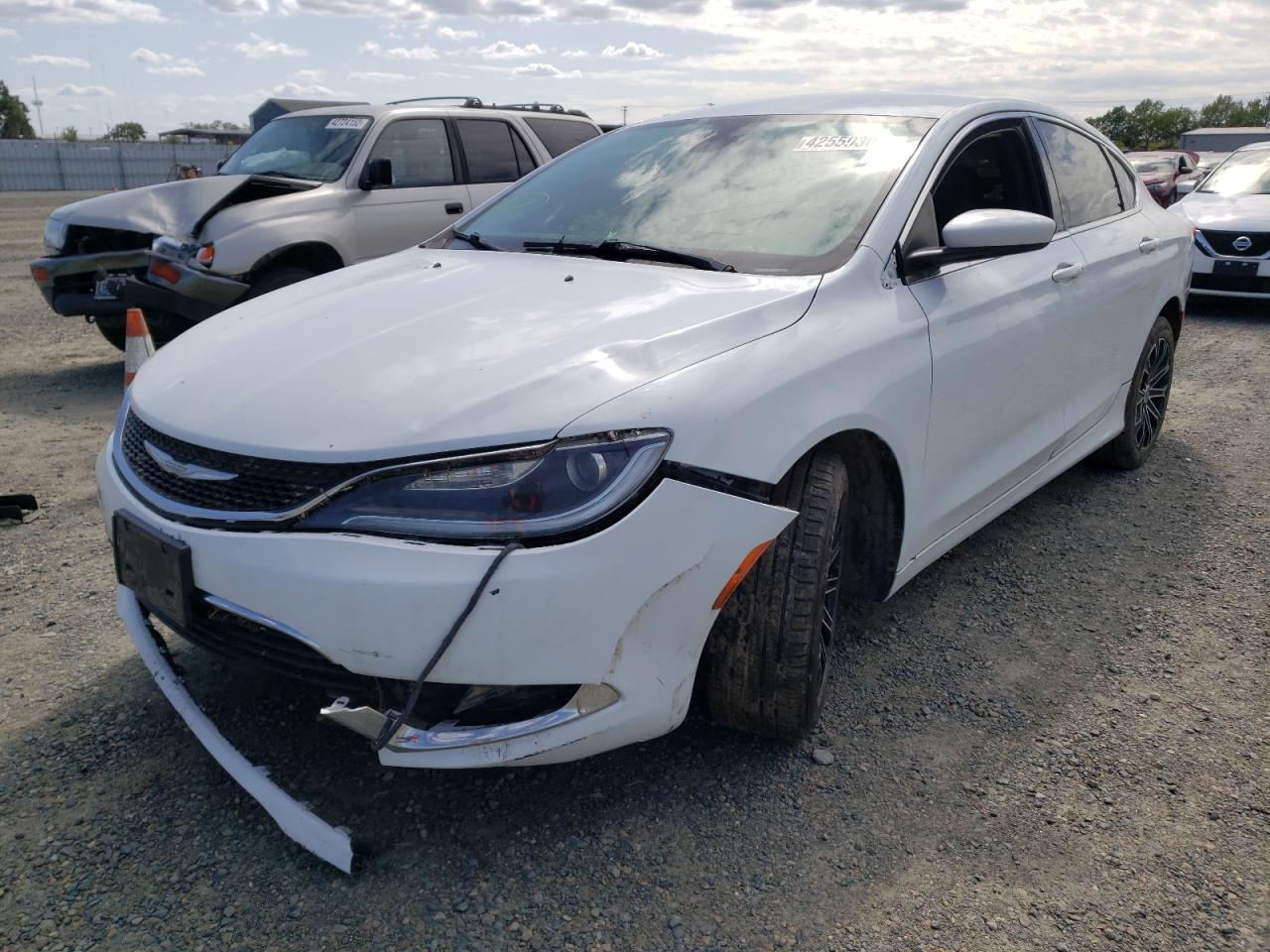 Photo 2 from auction – 2016 CHRYSLER 200 LIMITE with VIN 1C3CCCAB8GN179007