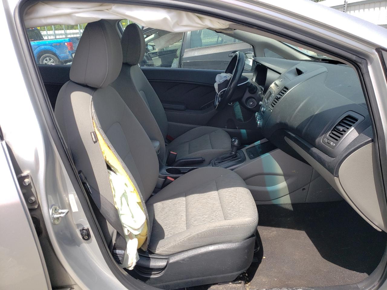 Photo 5 from auction – 2015 KIA FORTE LX with VIN KNAFK4A69F5294523