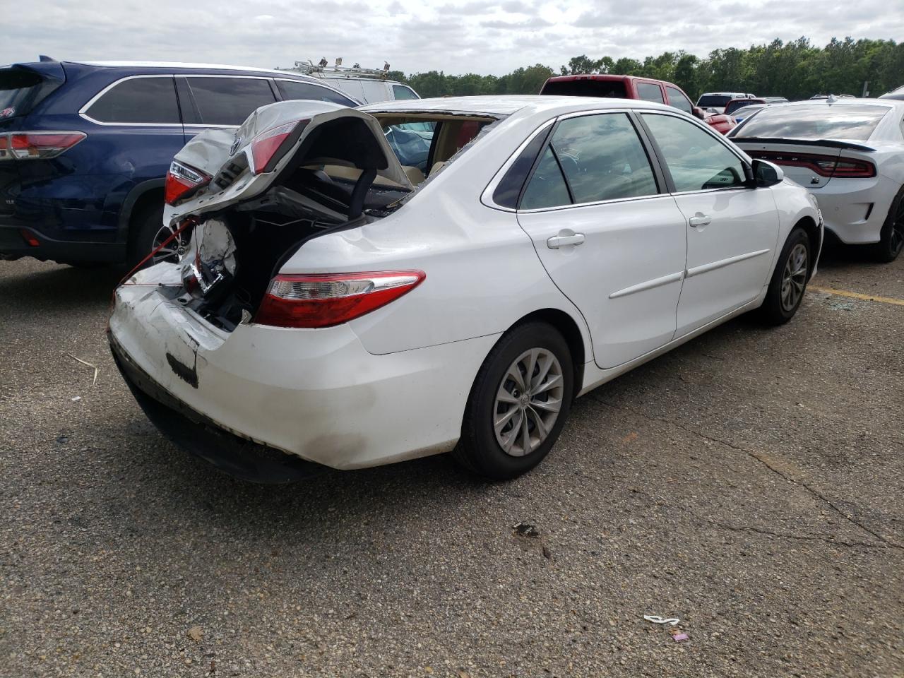Photo 4 from auction – 2015 TOYOTA CAMRY LE with VIN 4T1BF1FK4FU023333