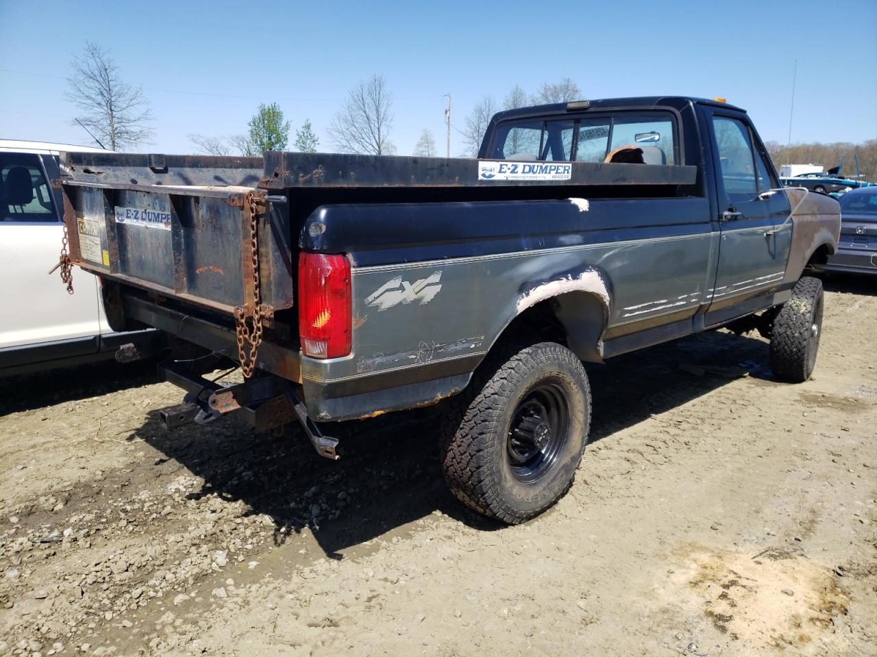 Photo 4 from auction – 1993 FORD F350 with VIN 2FTHF36M7PCA52970