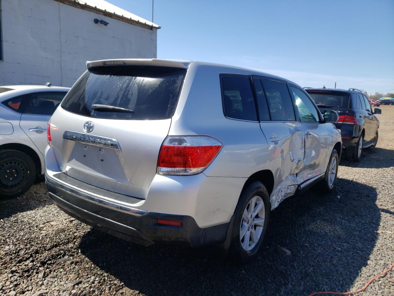 Photo 4 from auction – 2013 TOYOTA HIGHLANDER with VIN 5TDZK3EH3DS129774