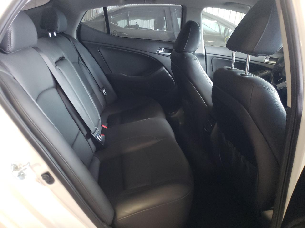 صورة رقم 6 من المزاد - 2015 KIA OPTIMA SX مع VIN 5XXGR4A60FG469031