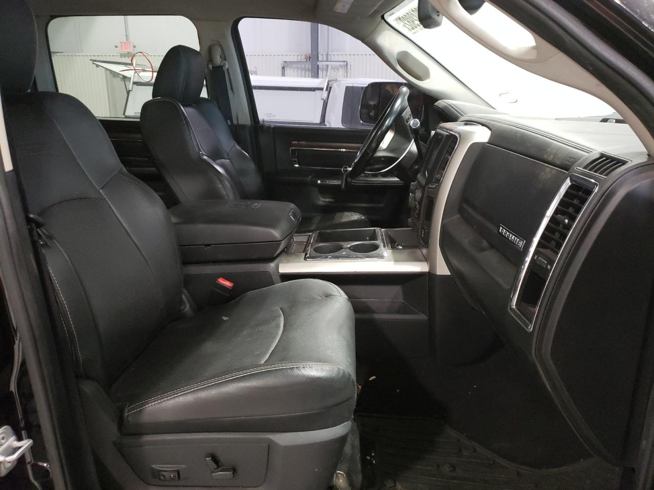 Photo 5 from auction – 2014 RAM 2500 LARAM with VIN 3C6UR5NL2EG199635