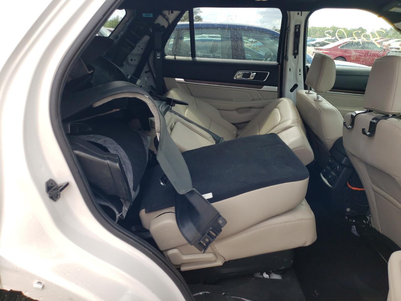 Photo 6 from auction – 2019 FORD EXPLORER L with VIN 1FM5K7F85KGA75742