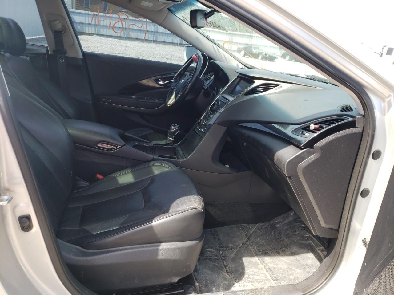 Photo 5 from auction – 2012 HYUNDAI AZERA GLS with VIN KMHFH4JG3CA187914
