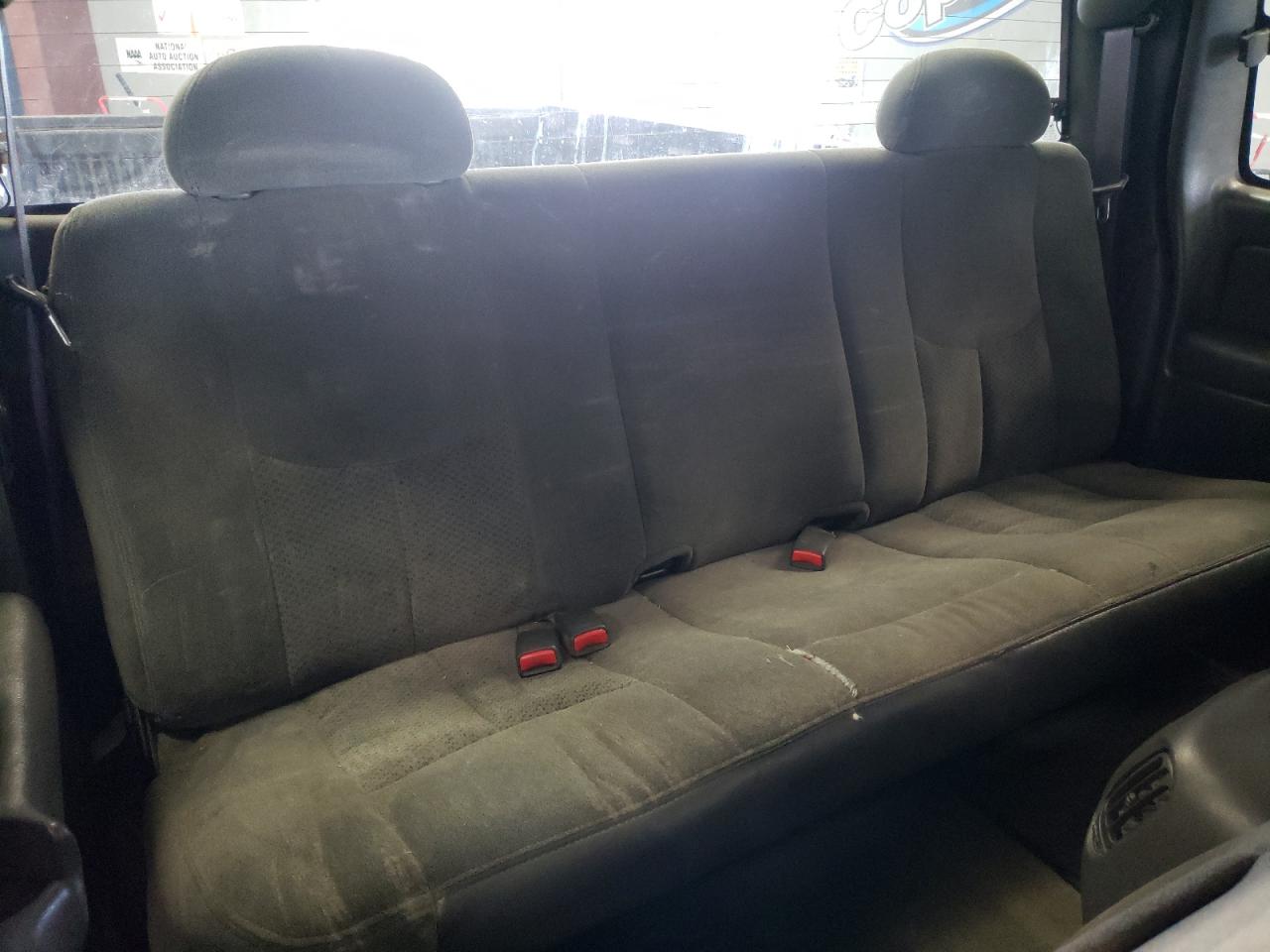 Photo 6 from auction – 2004 CHEVROLET SILVERADO with VIN 1GCHK29U44E279010