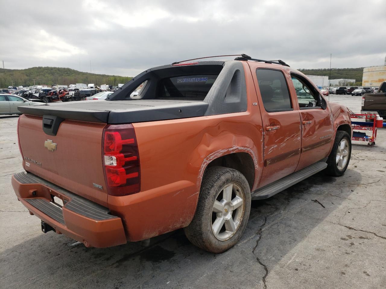 Photo 4 from auction – 2007 CHEVROLET AVALANCHE with VIN 3GNFK12387G205502
