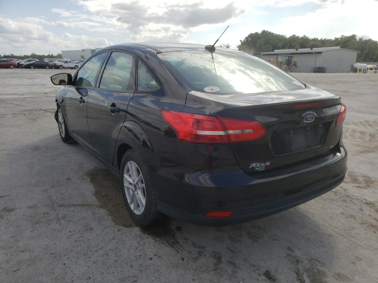 Photo 3 from auction – 2018 FORD FOCUS SE with VIN 1FADP3F23JL250376
