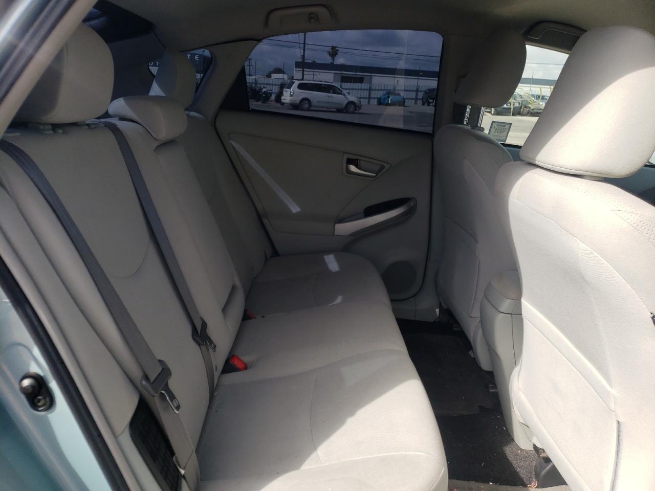Photo 6 from auction – 2013 TOYOTA PRIUS with VIN JTDKN3DU5D5581920