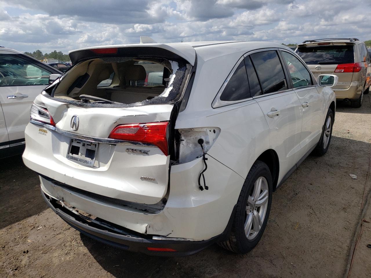 Photo 4 from auction – 2015 ACURA RDX TECHNO with VIN 5J8TB4H57FL013531