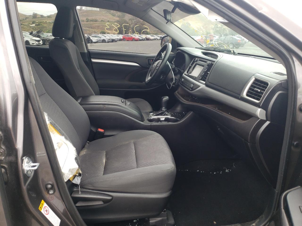 Photo 5 from auction – 2018 TOYOTA HIGHLANDER with VIN 5TDZZRFH6JS258472