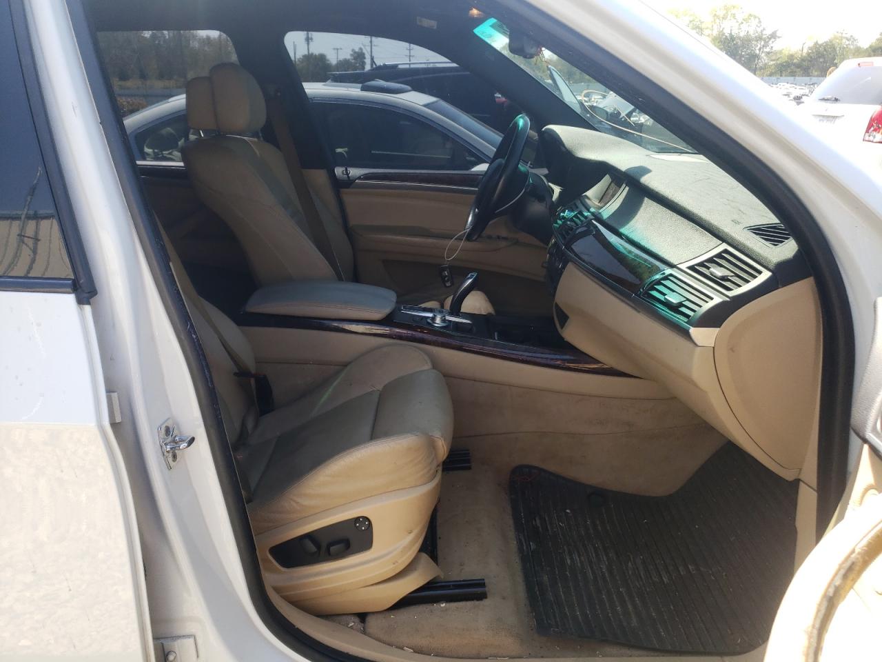 Photo 5 from auction – 2008 BMW X5 4.8I with VIN 5UXFE83548L167018