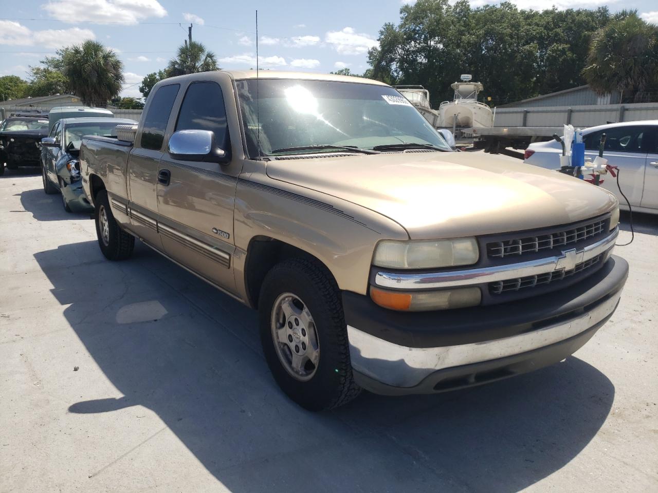 CHEVROLET SILVERADO 2001 with VIN 2GCEC19V811233146 - Photo from auction
