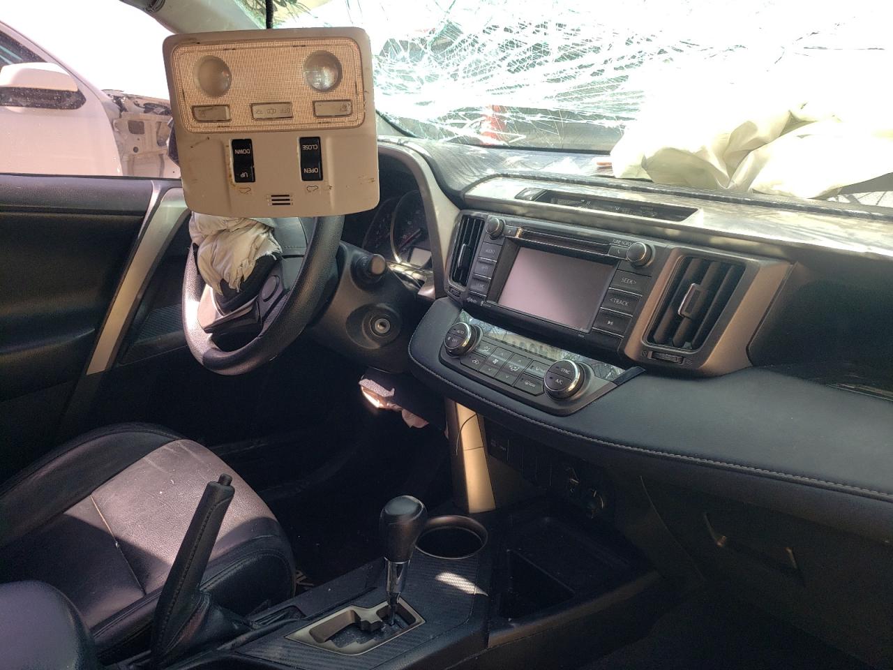 Photo 9 from auction – 2014 TOYOTA RAV4 XLE with VIN JTMWFREV1EJ014993