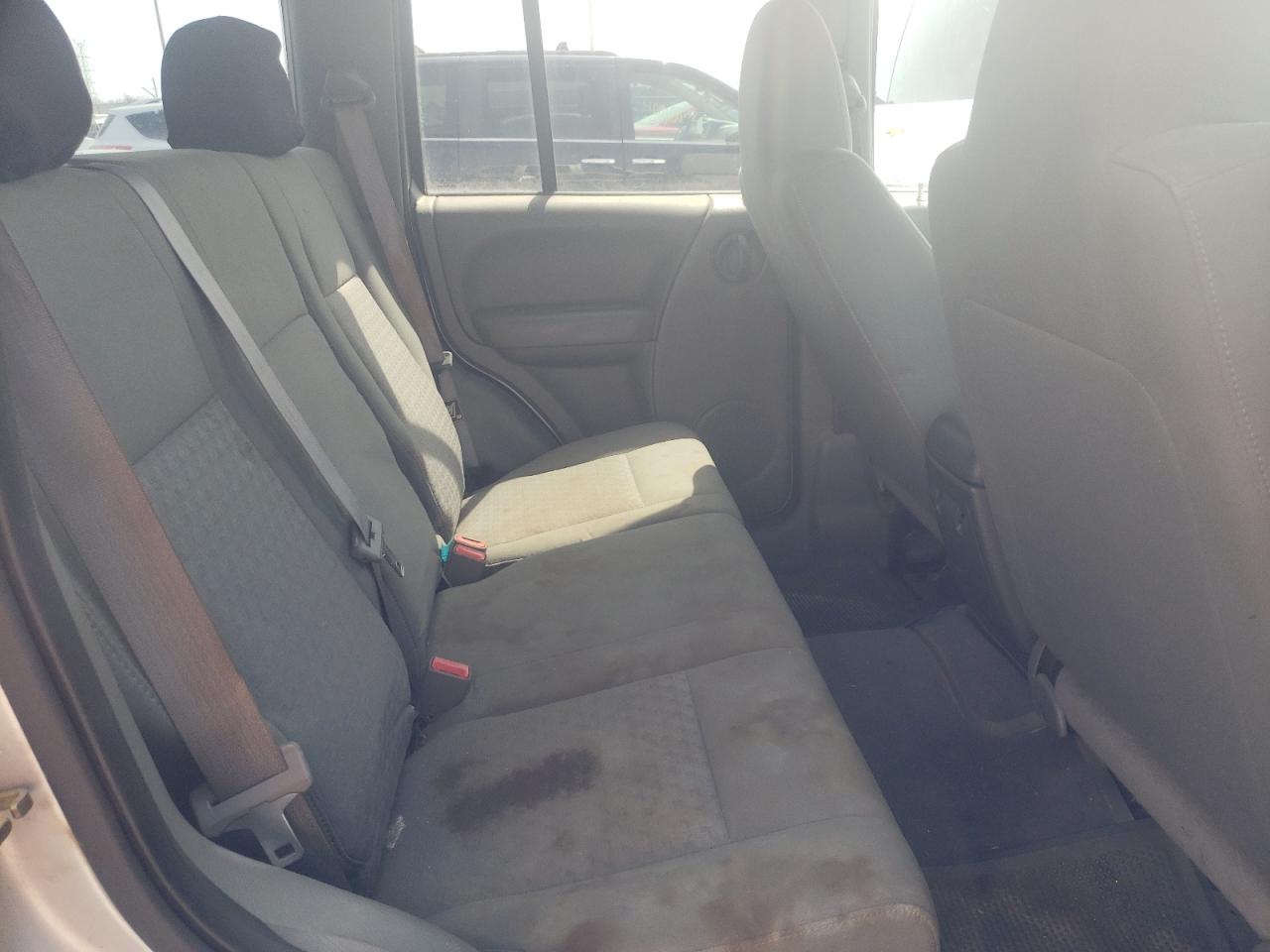 Photo 6 from auction – 2005 JEEP LIBERTY SP with VIN 1J4GL48K65W520995
