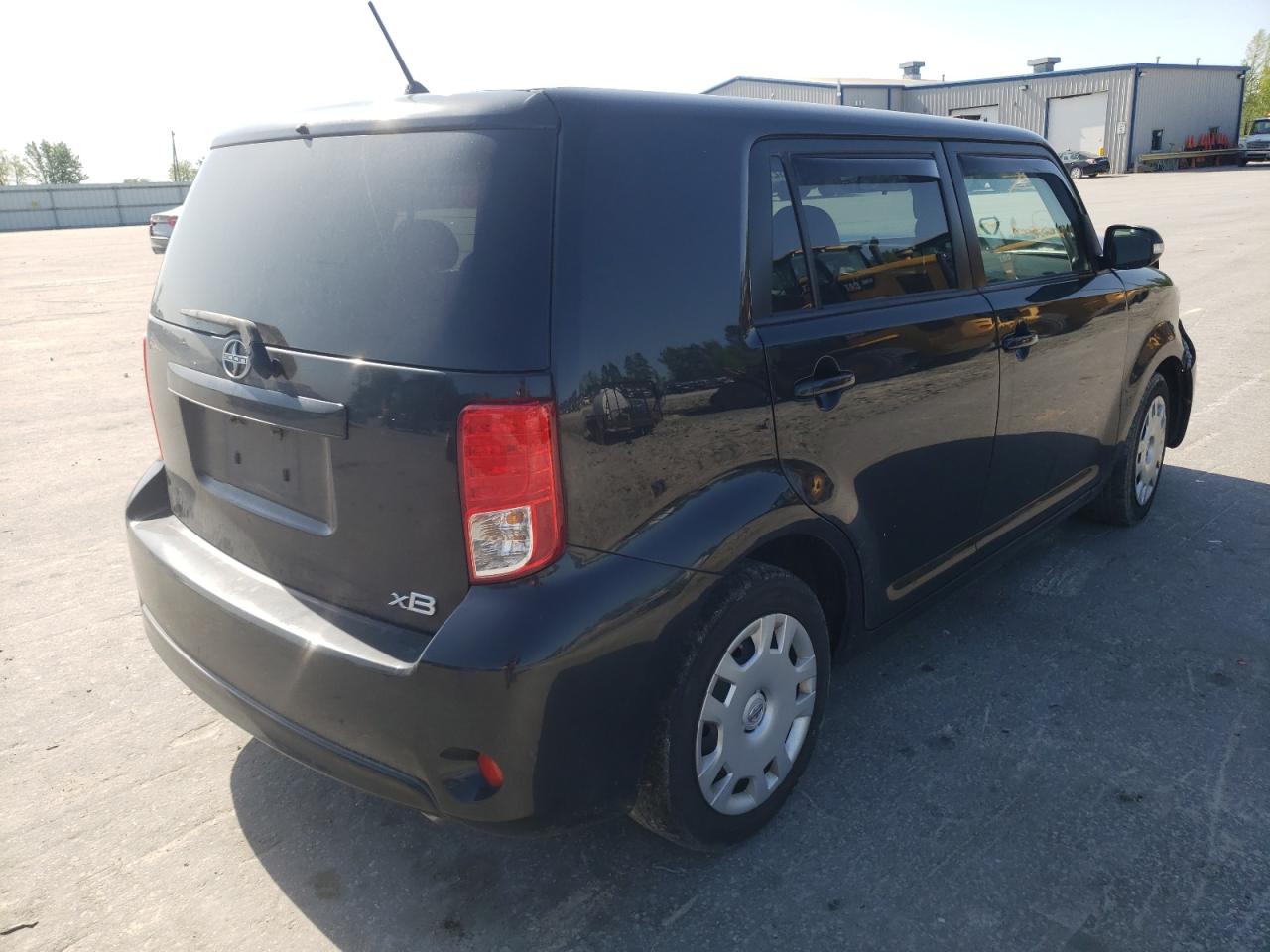 Photo 4 from auction – 2015 TOYOTA SCION XB with VIN JTLZE4FEXFJ077338