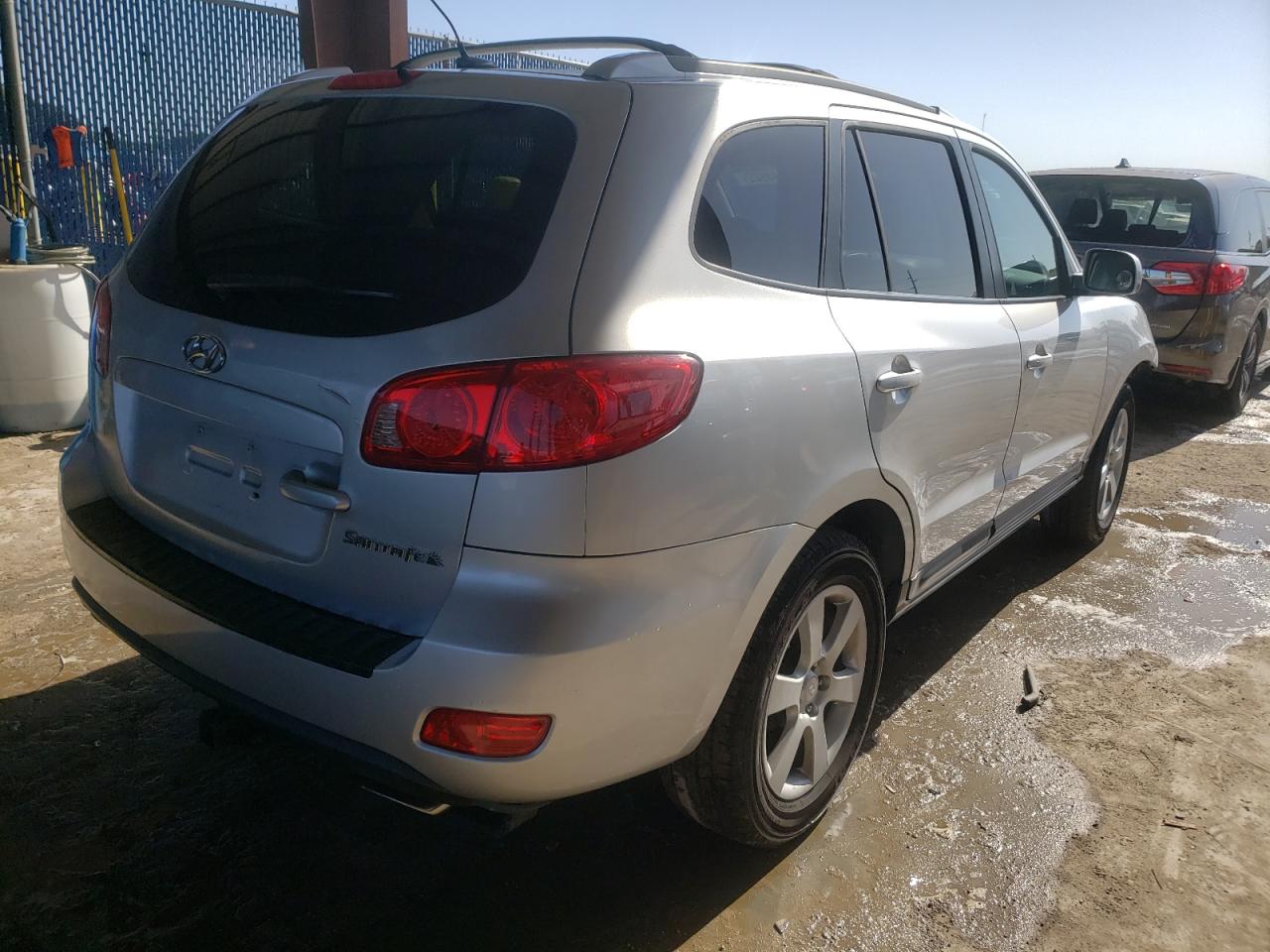 Photo 4 from auction – 2007 HYUNDAI SANTA FE S with VIN 5NMSH13E87H075361