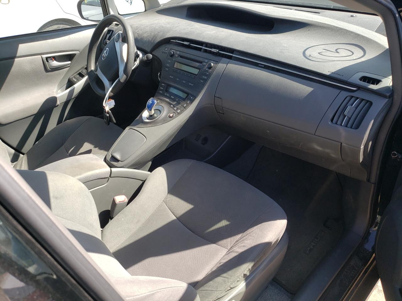 Photo 5 from auction – 2011 TOYOTA PRIUS with VIN JTDKN3DU6B5328408