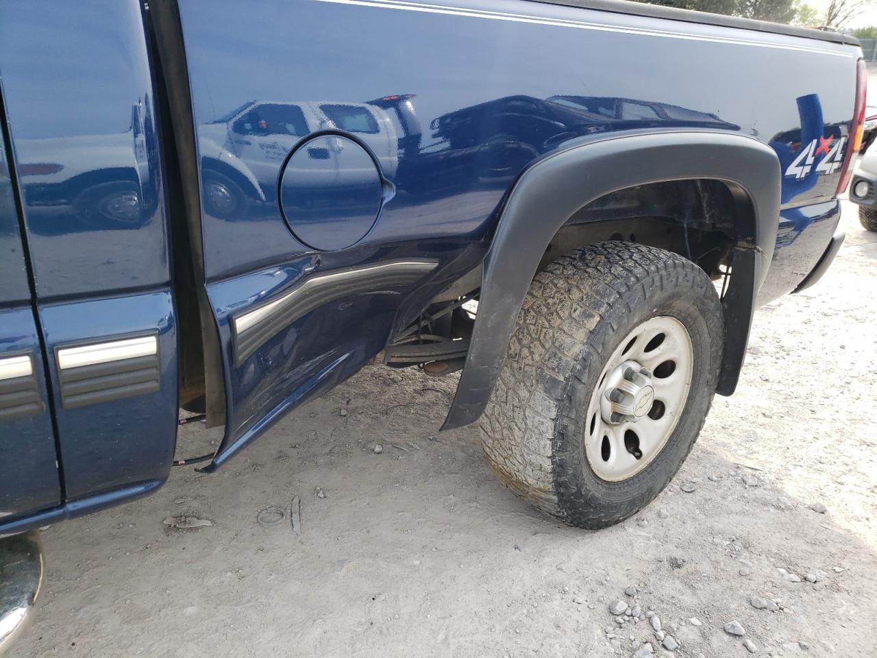 Photo 9 from auction – 2002 CHEVROLET SILVERADO with VIN 1GCEK14V02Z188481
