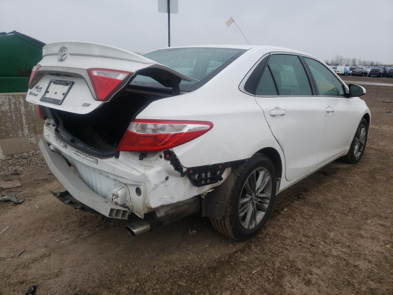 Photo 4 from auction – 2016 TOYOTA CAMRY LE with VIN 4T1BF1FK1GU255213