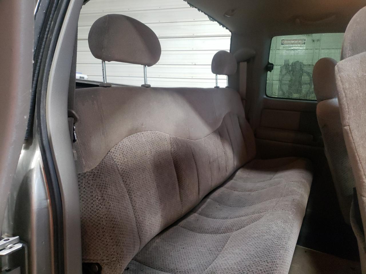 Photo 6 from auction – 1999 CHEVROLET SILVERADO with VIN 2GCEK19T2X1264970