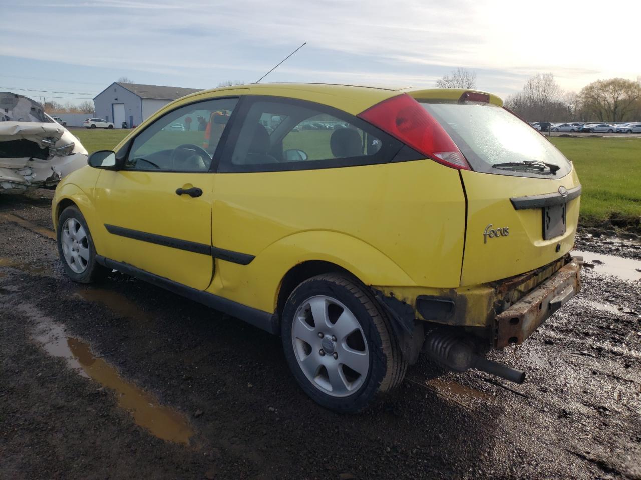 Photo 3 from auction – 2002 FORD FOCUS ZX3 with VIN 3FAFP31312R189170