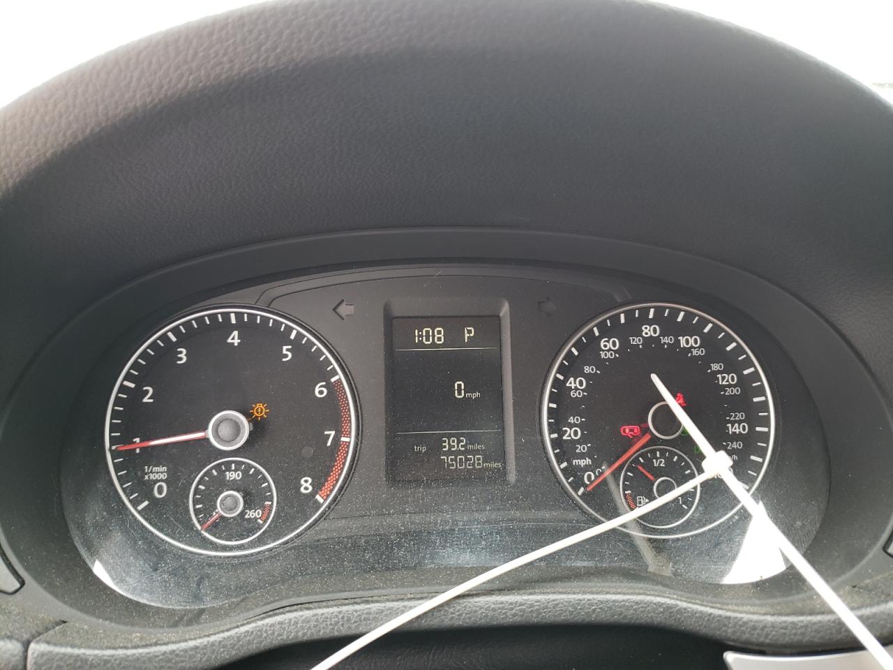 Photo 8 from auction – 2014 VOLKSWAGEN PASSAT S with VIN 1VWAT7A30EC038893