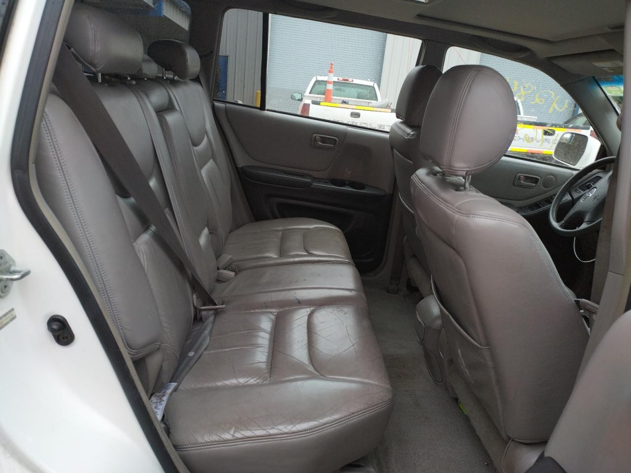 Photo 6 from auction – 2003 TOYOTA HIGHLANDER with VIN JTEGF21A730078551