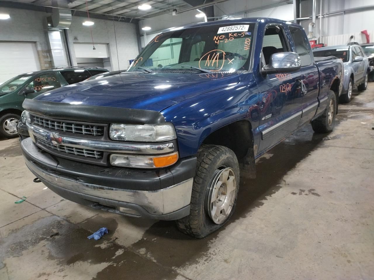 Photo 2 from auction – 1999 CHEVROLET SILVERADO with VIN 2GCEK19T0X1200717
