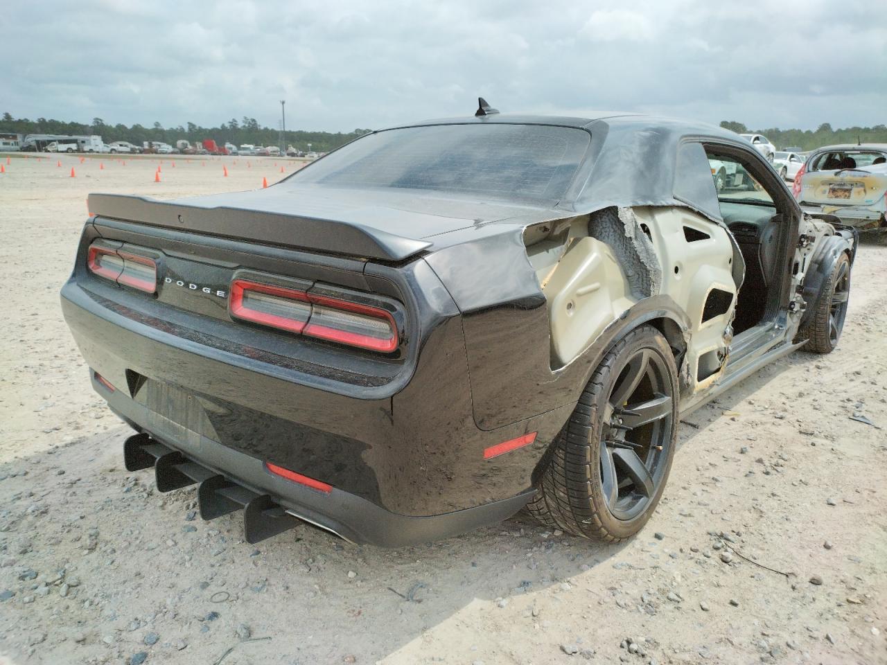 Photo 4 from auction – 2016 DODGE CHALLENGER with VIN 2C3CDZAG9GH142889
