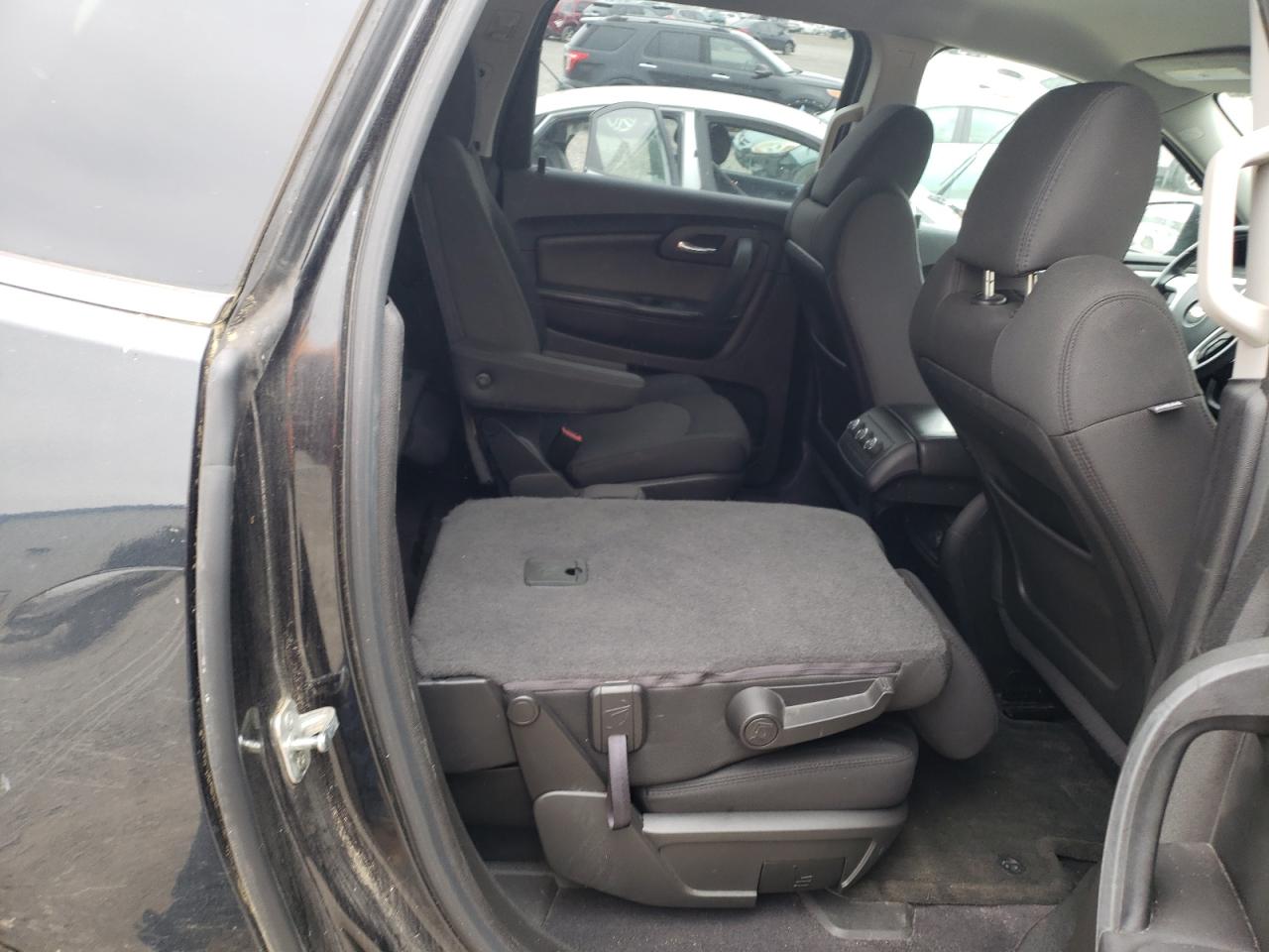 Photo 6 from auction – 2011 CHEVROLET TRAVERSE L with VIN 1GNKRGED1BJ410653