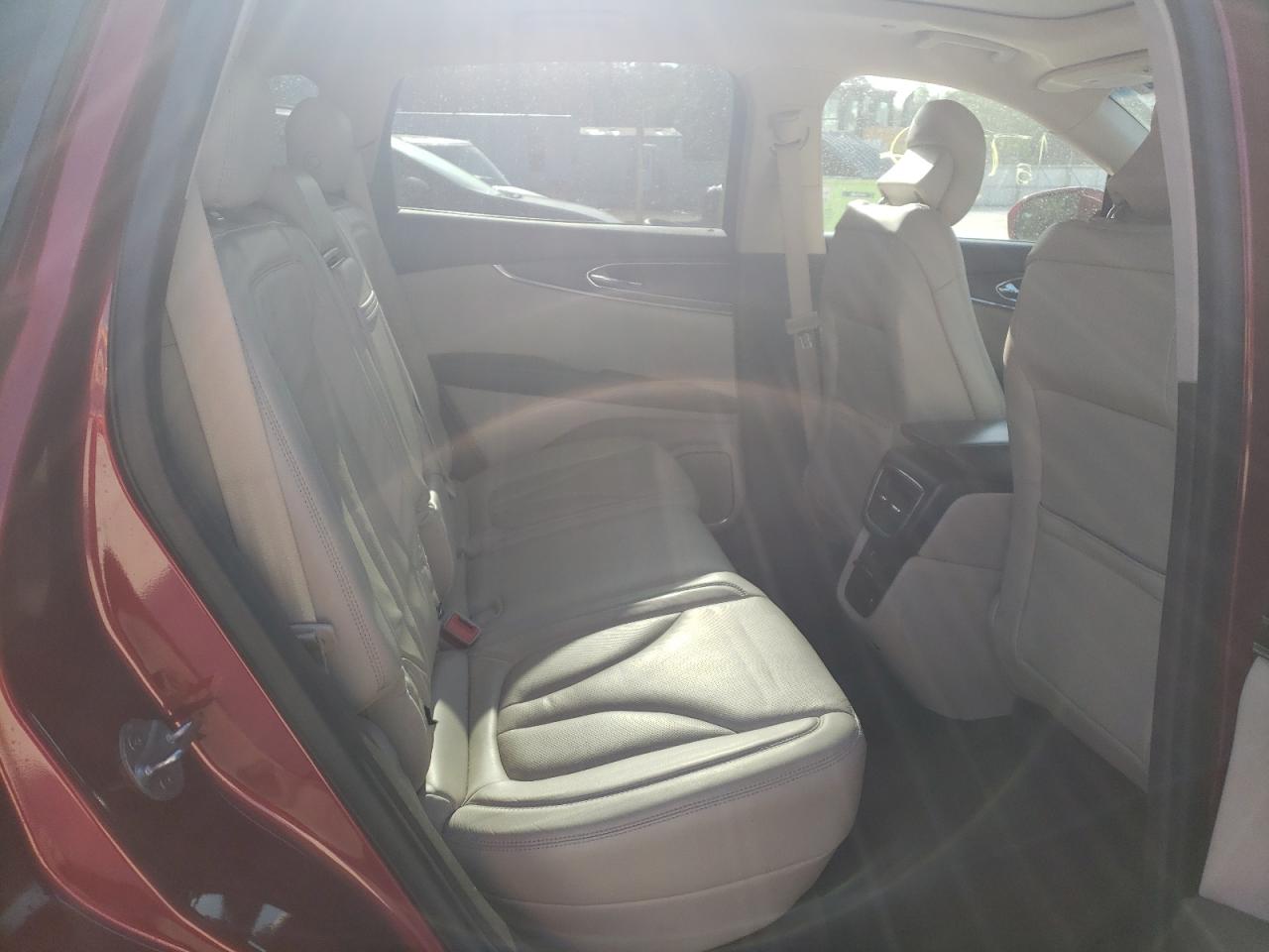 Zdjęcie 6 z aukcji – 2016 LINCOLN MKX RESERV z VIN 2LMTJ8LP9GBL37650