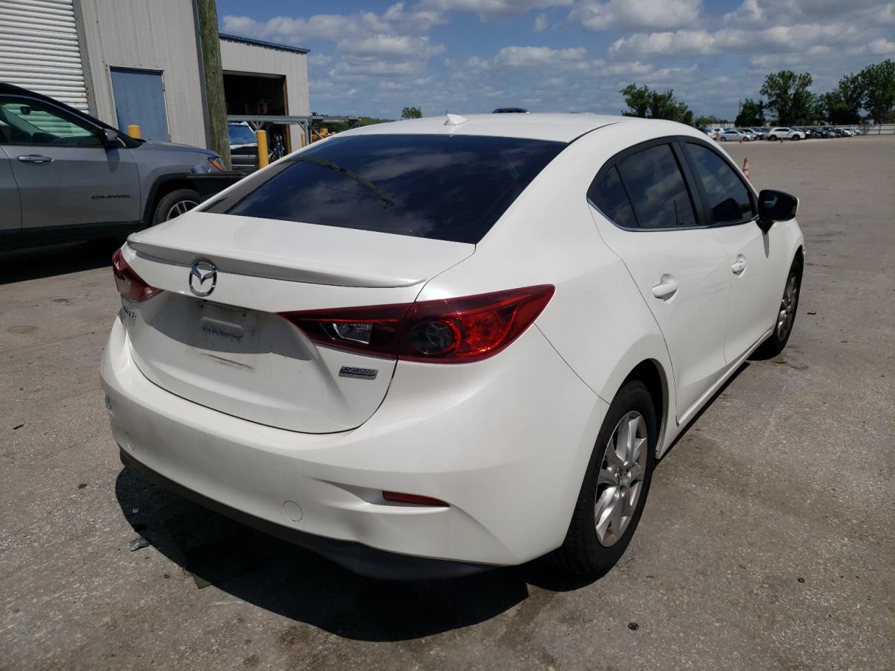 Photo 4 from auction – 2014 MAZDA 3 TOURING with VIN JM1BM1V77E1135146