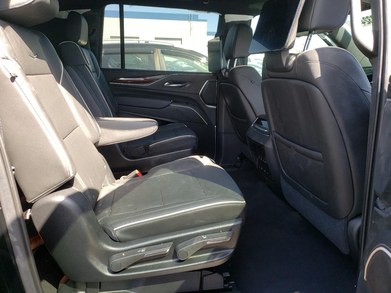 Photo 6 from auction – 2021 CADILLAC ESCALADE E with VIN 1GYS3KKL3MR338264