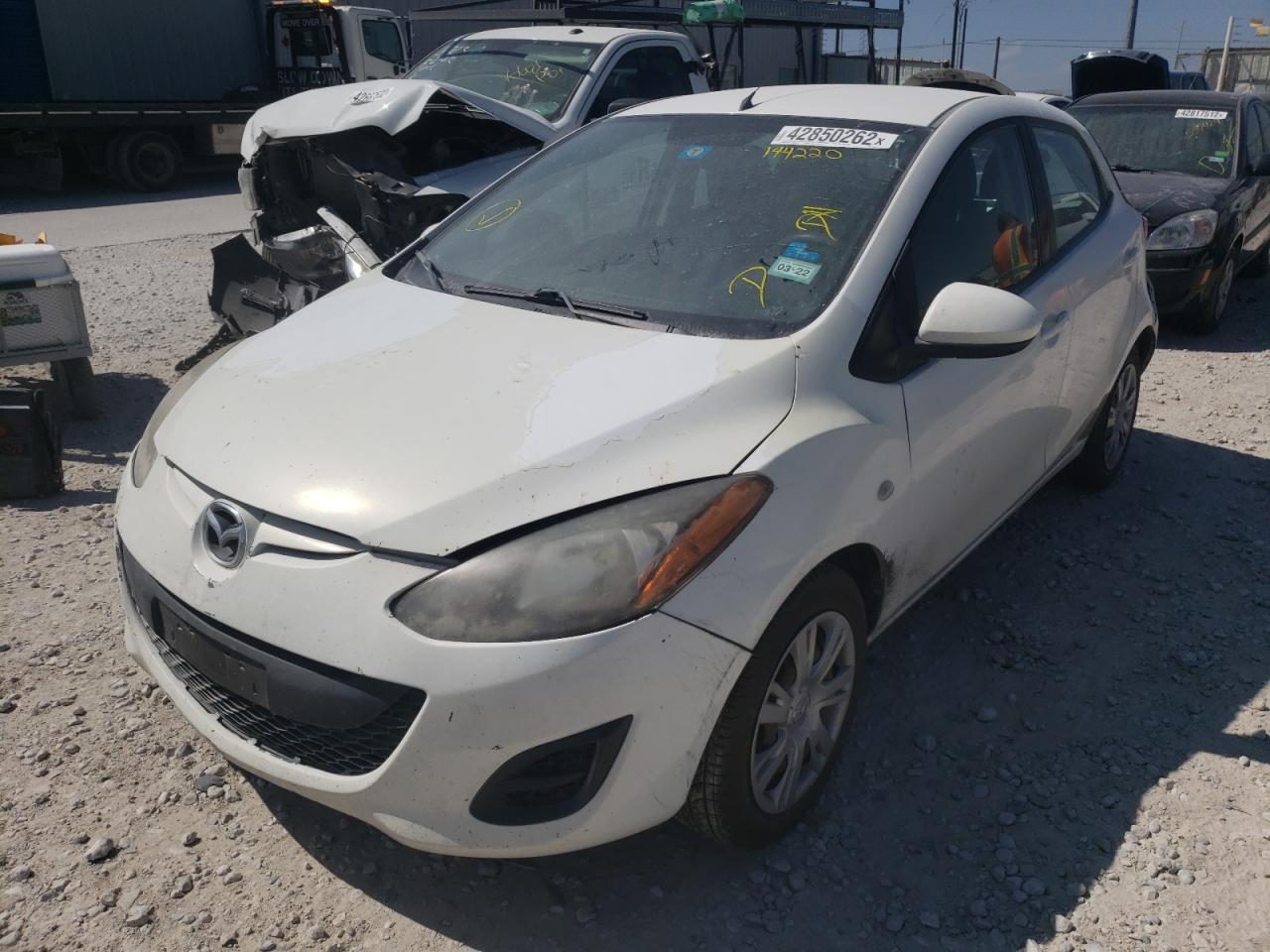 Photo 2 from auction – 2012 MAZDA MAZDA2 with VIN JM1DE1KY8C0144220