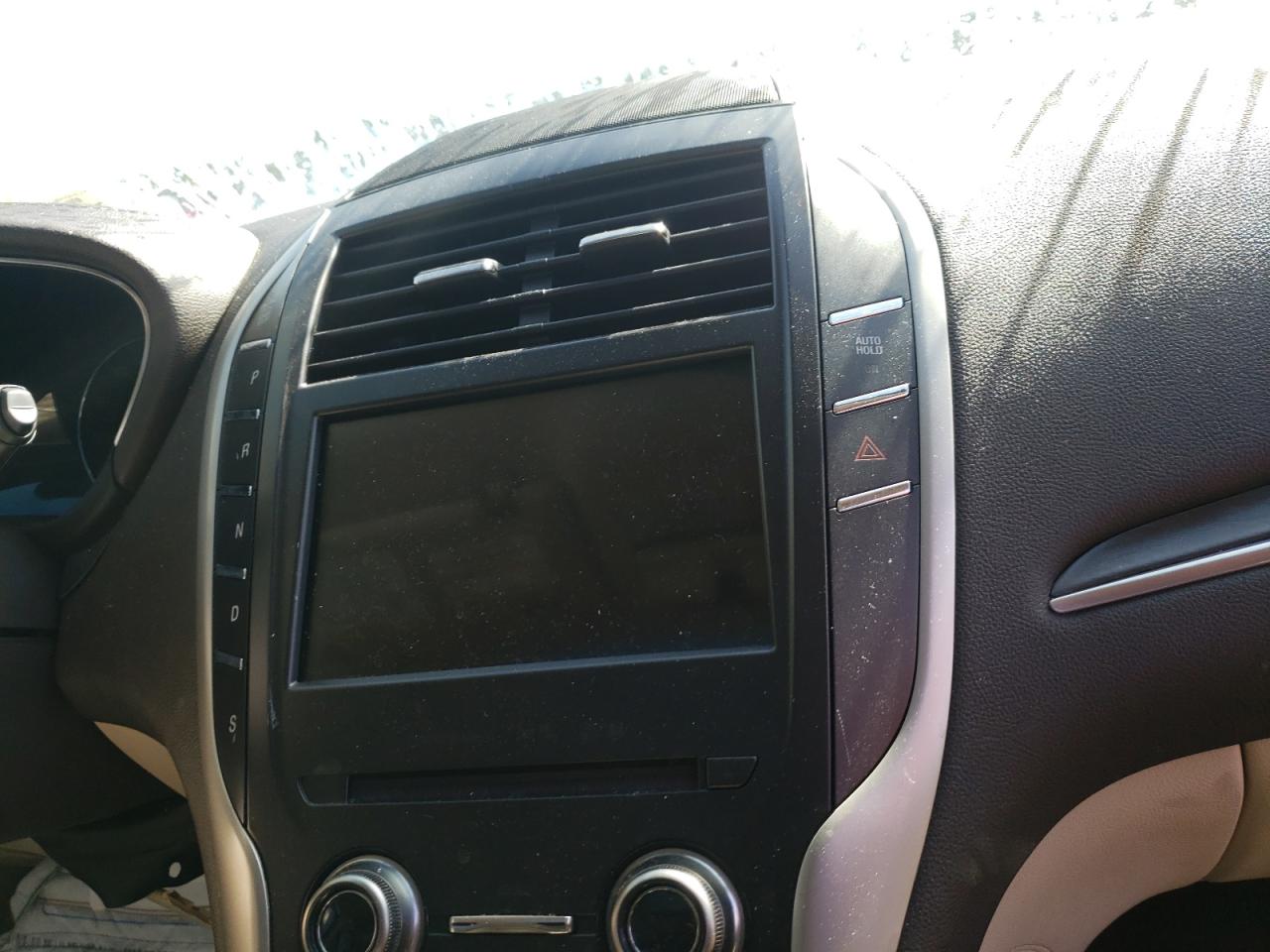 Photo 9 from auction – 2019 LINCOLN MKC RESERV with VIN 5LMTJ3DH5KUL32578