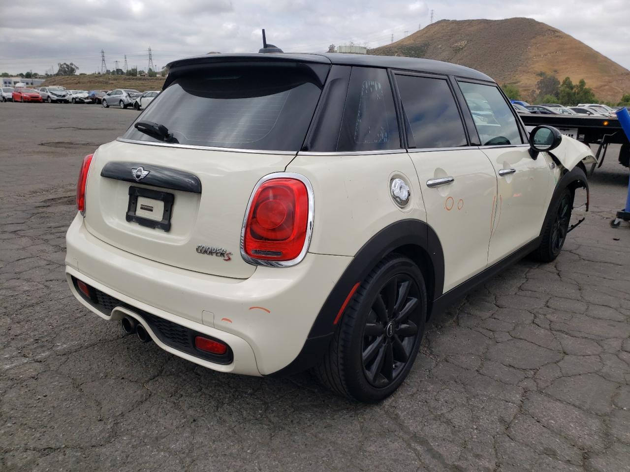Photo 4 from auction – 2016 MINI COOPER S with VIN WMWXU3C5XG2B66892