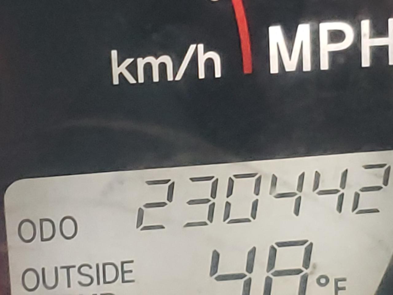 Photo 8 from auction – 2005 TOYOTA MATRIX with VIN 2T1LR32E55C323776