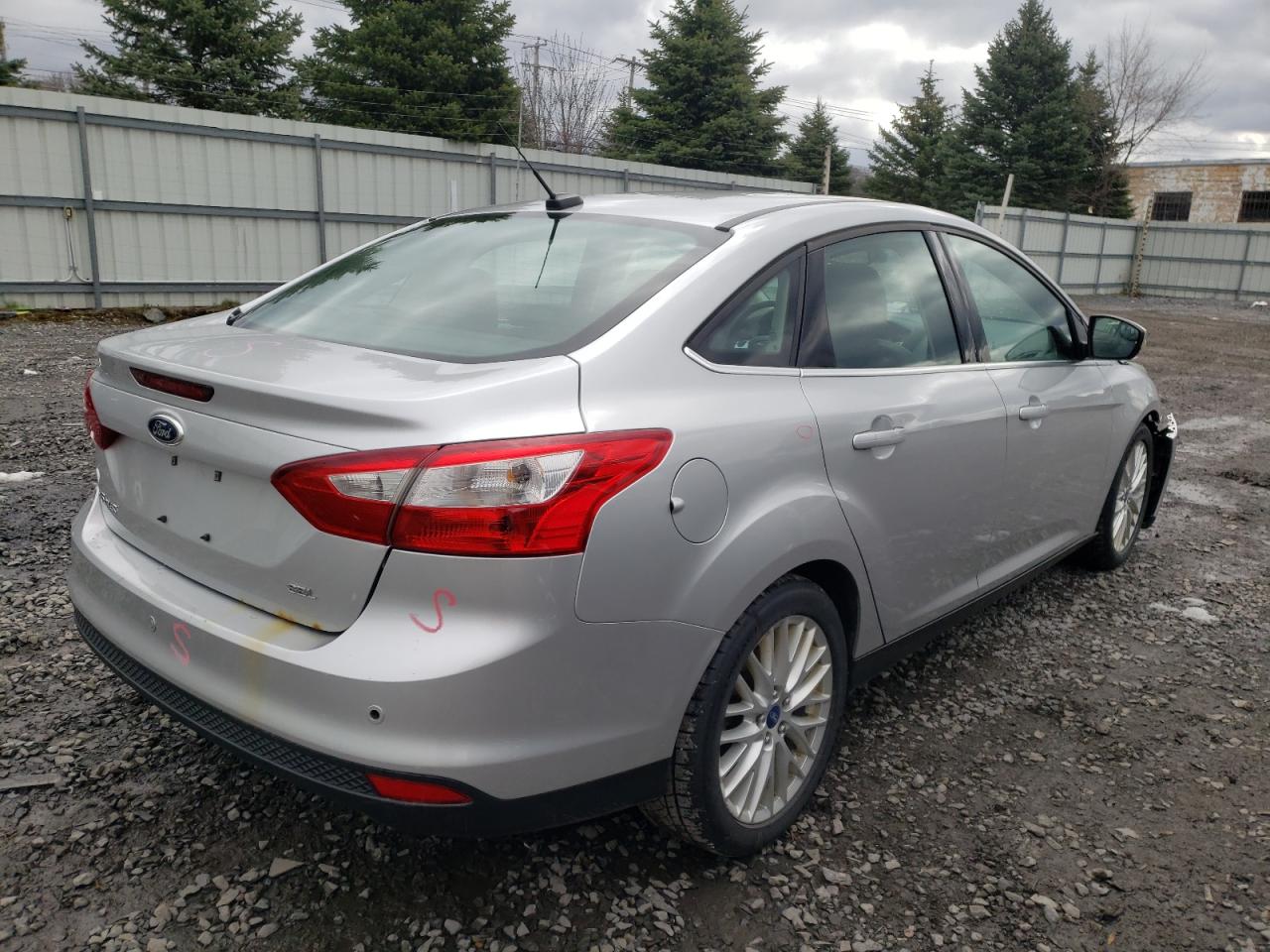 Photo 4 from auction – 2012 FORD FOCUS SEL with VIN 1FAHP3H2XCL442394