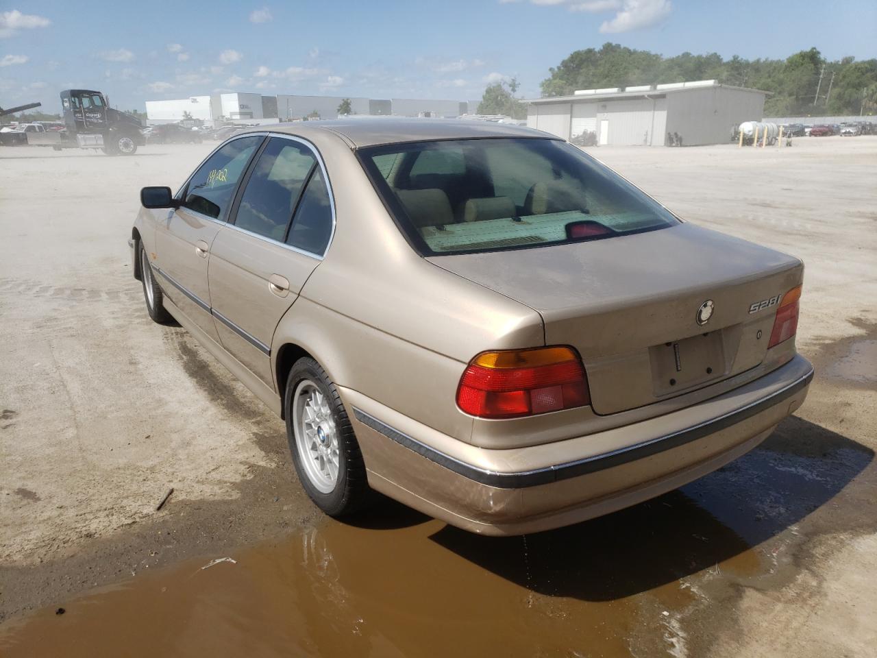 Photo 3 from auction – 2000 BMW 528 I AUTO with VIN WBADM6347YGU15758