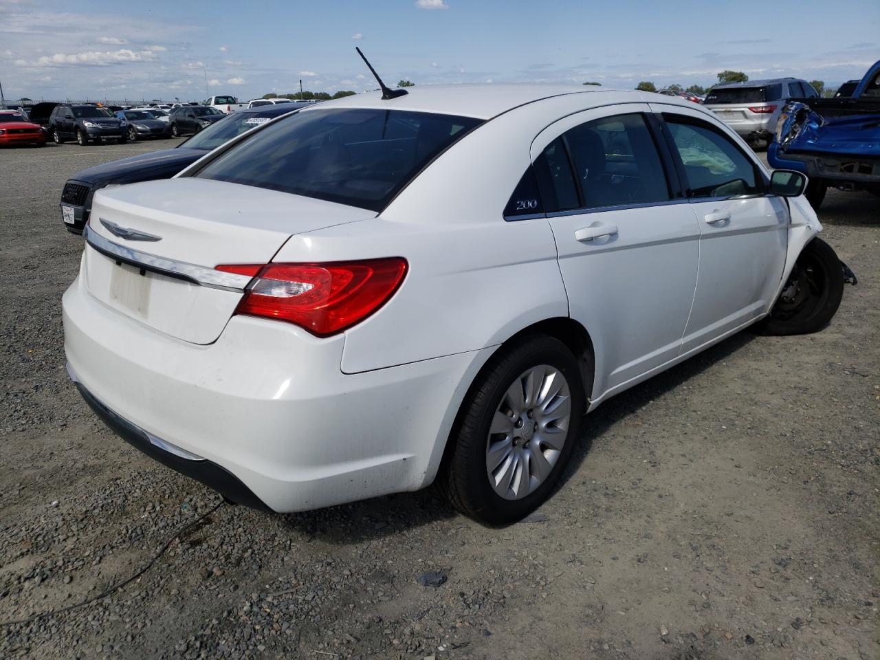 Photo 4 from auction – 2014 CHRYSLER 200 LX with VIN 1C3CCBAB9EN206710