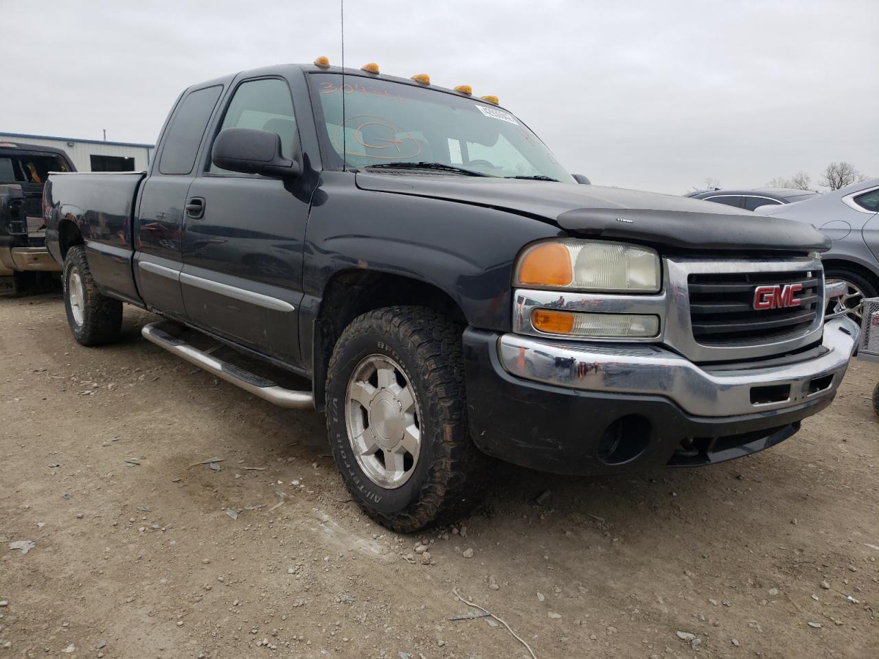 GMC NEW SIERRA 2003 with VIN 1GTEK19T93E304356 - Photo from auction