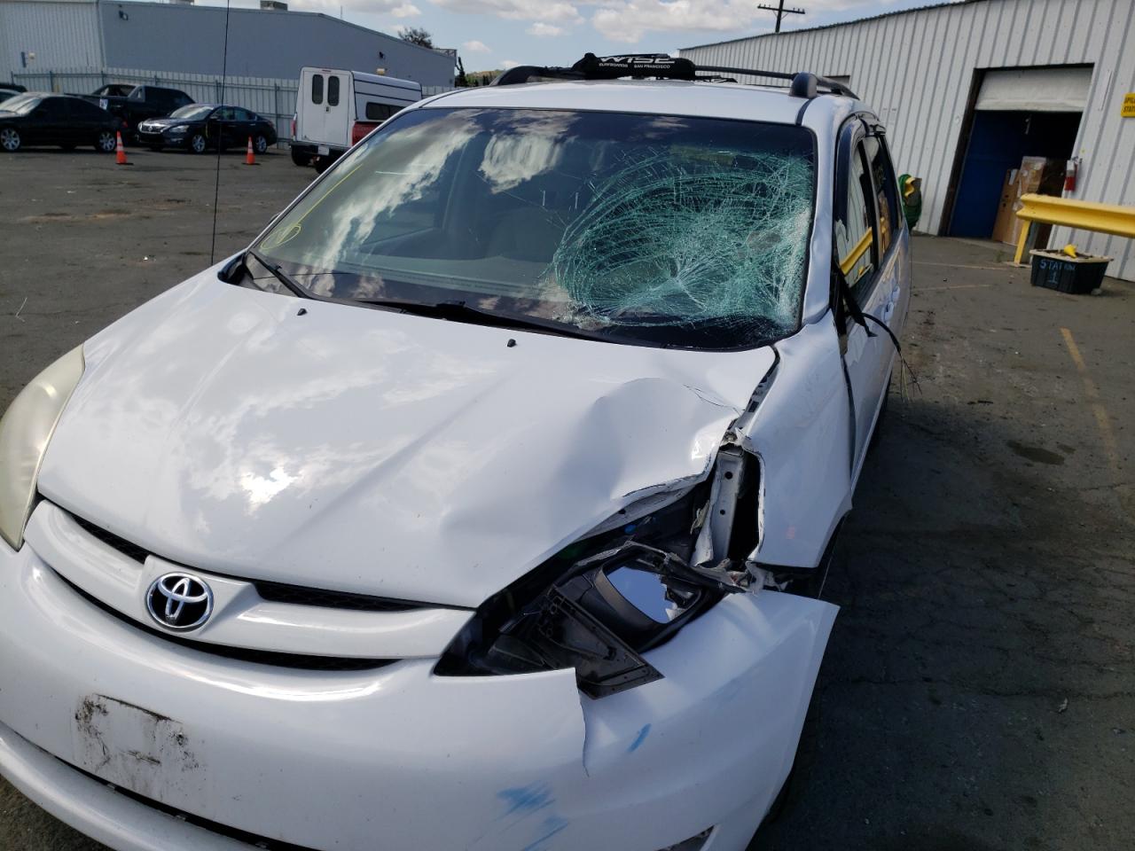 Photo 9 from auction – 2009 TOYOTA SIENNA VAN with VIN 5TDZK23C19S230398