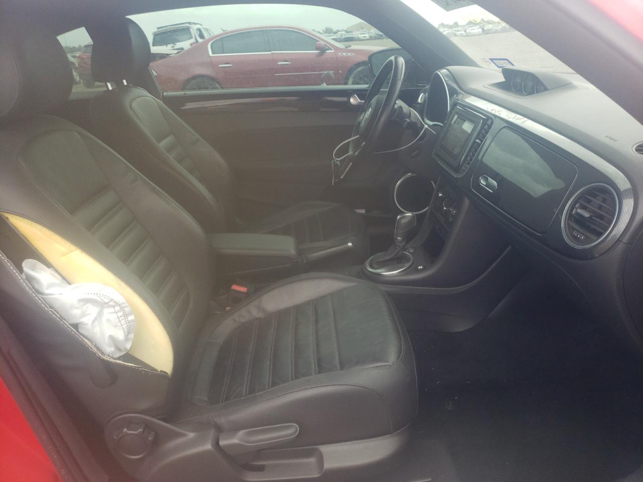 Photo 5 from auction – 2012 VOLKSWAGEN BEETLE TUR with VIN 3VWVA7AT7CM645361