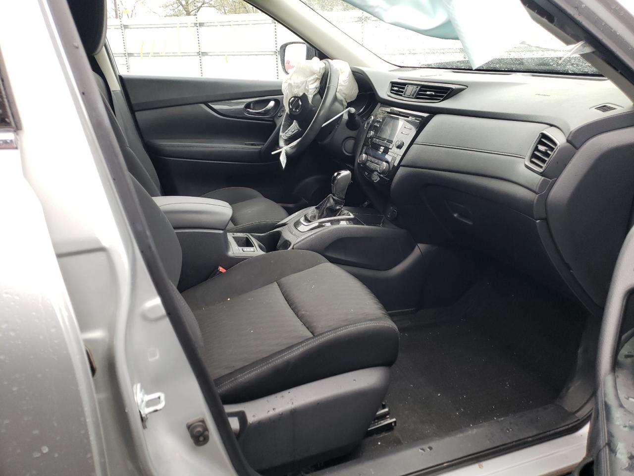 Photo 5 from auction – 2017 NISSAN ROGUE S with VIN KNMAT2MV6HP572156